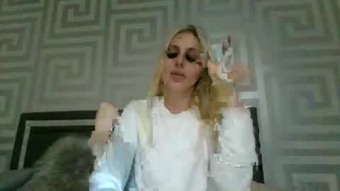 lanalixxx1 online show from January 19, 2025, 4:31 pm