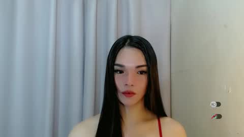 lanawyatt_ online show from December 3, 2024, 5:09 pm