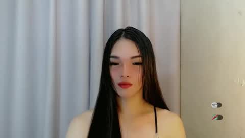 lanawyatt_ online show from November 28, 2024, 4:33 pm