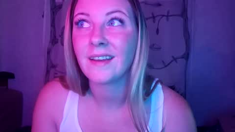 LaneyJamez online show from November 27, 2024, 7:52 am