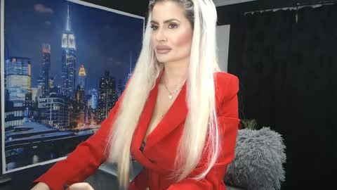 laras_moans online show from December 26, 2024, 9:58 am