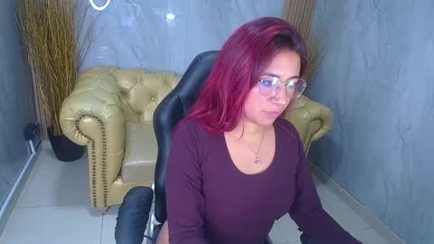 Larisa  online show from November 15, 2024, 1:40 am