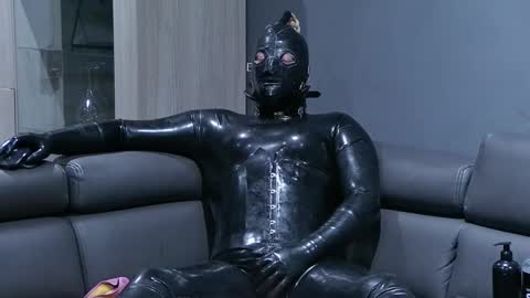 latex boy 38 online show from January 12, 2025, 8:33 pm