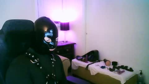 latexminheadroom online show from December 15, 2024, 2:44 am