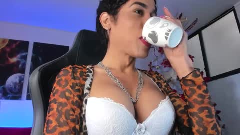 instagramlatin goddessx   im nikoll online show from January 7, 2025, 7:05 pm