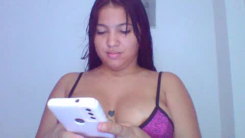 Laura vergara1 online show from December 6, 2024, 11:33 pm