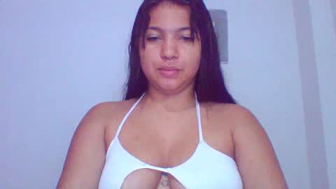 Laura vergara1 online show from December 4, 2024, 11:58 pm