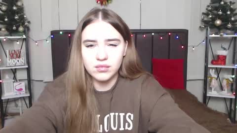 LauraHlot online show from December 18, 2024, 7:17 pm