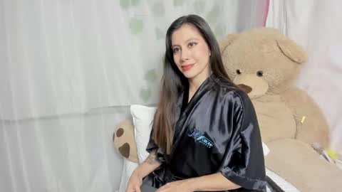 laure_li online show from December 26, 2024, 12:29 am