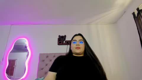 laurenlaine online show from January 16, 2025, 6:09 pm