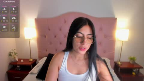 laurenn_smitth online show from December 11, 2024, 12:29 pm