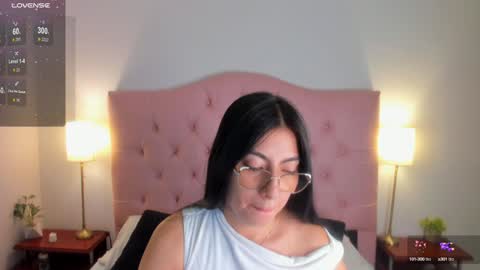 laurenn_smitth online show from December 5, 2024, 12:31 pm