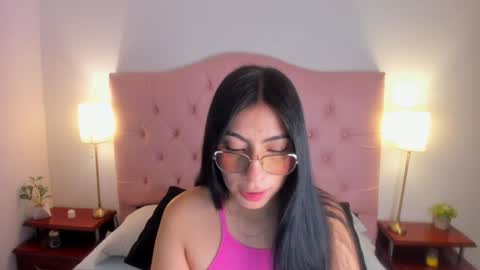 laurenn_smitth online show from November 28, 2024, 12:34 pm