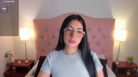 laurenn_smitth online show from December 2, 2024, 12:31 pm