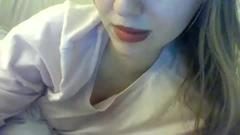 layannalea online show from January 8, 2025, 2:47 am