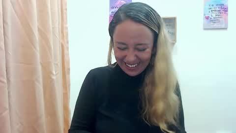 leah_susman online show from November 19, 2024, 1:04 am