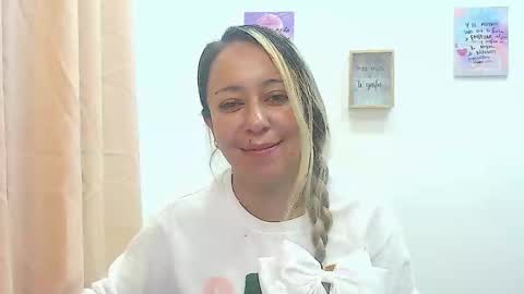 leah_susman online show from November 24, 2024, 2:16 am