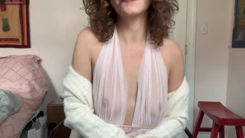 leahsparkles online show from December 4, 2024, 4:02 pm