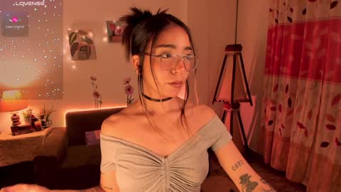 lemoonpeach online show from December 20, 2024, 5:52 am