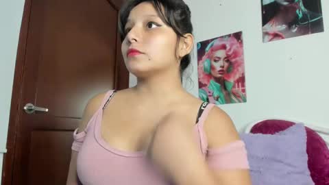 leylaa_02 online show from December 17, 2024, 1:28 pm