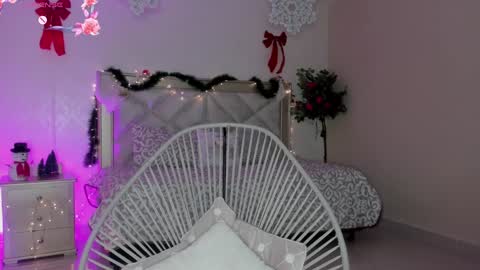 lia_8 online show from December 29, 2024, 5:38 pm