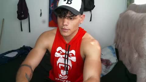 liamtravis__1 online show from November 19, 2024, 6:31 pm