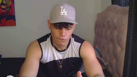 liamtravis__1 online show from December 27, 2024, 2:29 pm