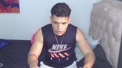 liamtravis__1 online show from January 25, 2025, 1:21 pm