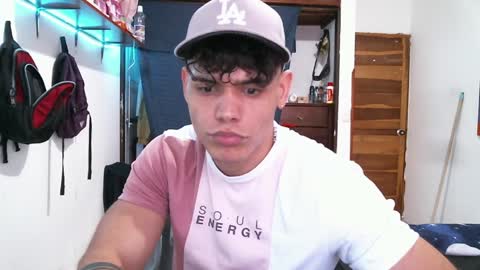 liamtravis__1 online show from December 14, 2024, 3:34 pm