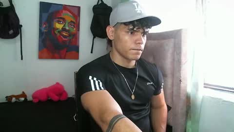 liamtravis__1 online show from November 28, 2024, 12:12 pm