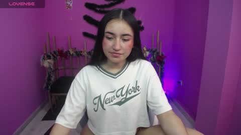 liathomson_ online show from December 20, 2024, 1:47 pm