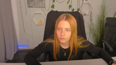 lika_starr online show from November 13, 2024, 10:47 pm