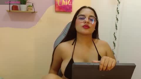 lila_rox online show from December 11, 2024, 2:37 pm