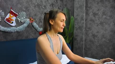 lillian_white1 online show from January 16, 2025, 8:09 am