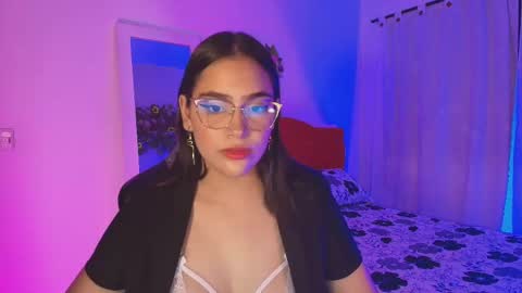 Lillyfox18 online show from January 7, 2025, 3:48 am