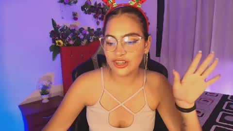 Lillyfox18 online show from December 16, 2024, 3:47 am