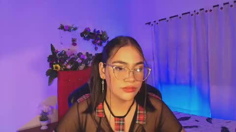 Lillyfox18 online show from December 23, 2024, 3:09 am