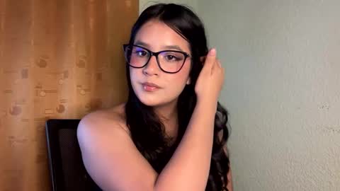 lilprincessxoxo_ online show from January 28, 2025, 2:41 am