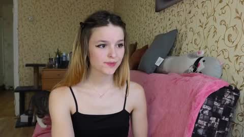 lily_01_ online show from November 15, 2024, 11:56 am