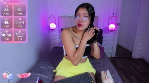 lily_waist online show from November 27, 2024, 11:14 am