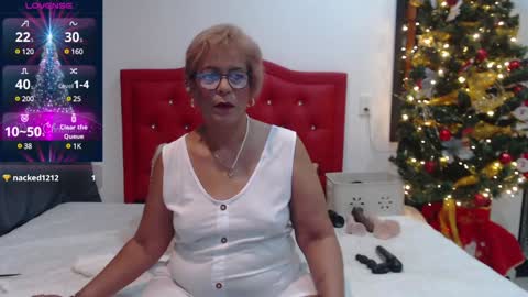 lilyhung12 online show from December 17, 2024, 11:08 am