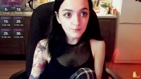 Lina 3  1478422743 online show from January 4, 2025, 3:14 pm