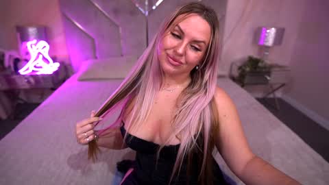 linda_jawel online show from November 13, 2024, 9:12 am