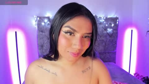 linda_martinii online show from December 31, 2024, 7:28 pm