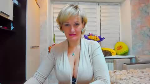 Lisasimsxs online show from December 14, 2024, 1:36 am