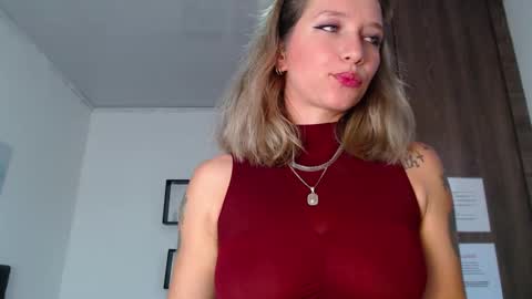 HI IM LIZETH HONEY online show from December 2, 2024, 8:03 pm