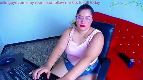 mai rojas online show from December 17, 2024, 6:54 pm