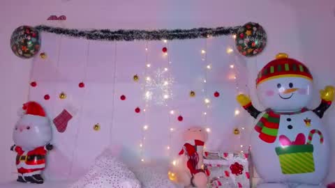 littlee_emma_ online show from December 26, 2024, 2:48 am