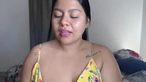 lizbeth1418 online show from January 18, 2025, 10:18 pm