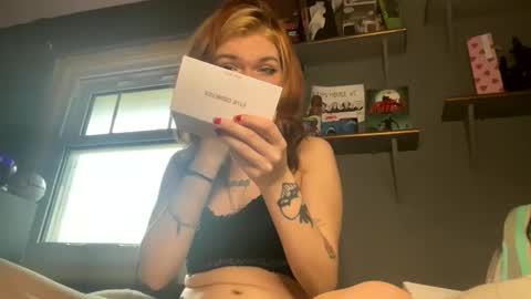 lizzybunny online show from November 18, 2024, 1:55 pm